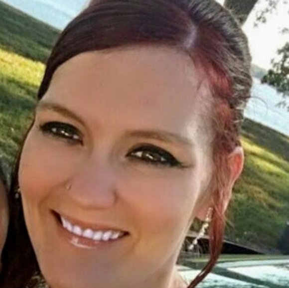 Meet your Posher, Mandie - Picture 2 of 15